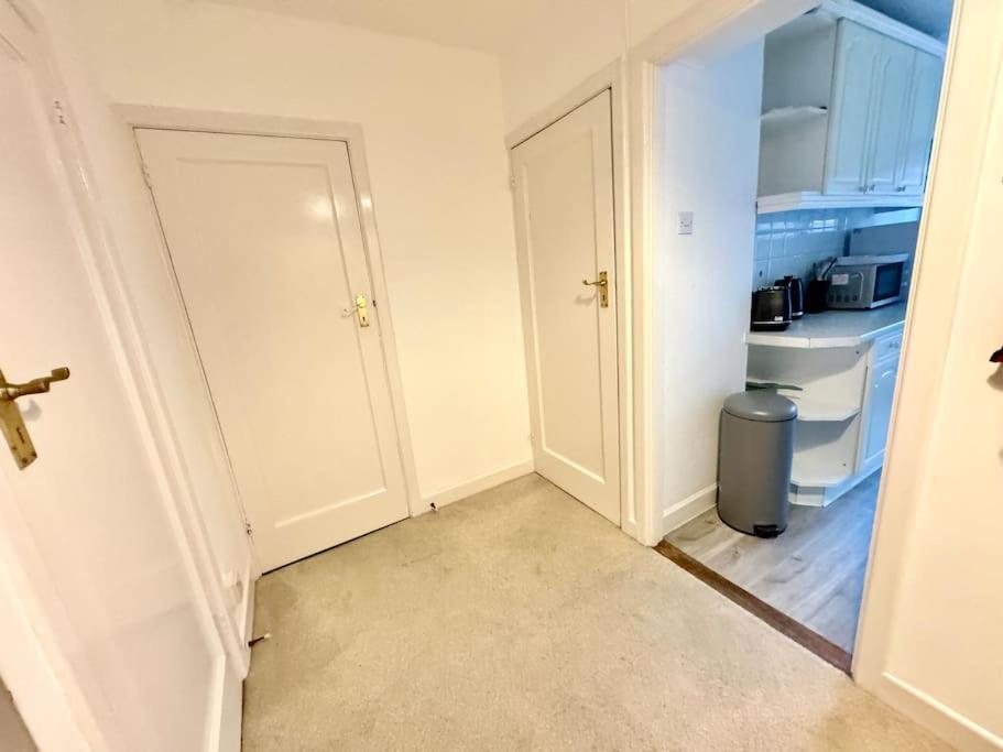 Apartment Sanctuary *