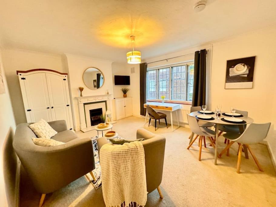 Sanctuary Apartment *